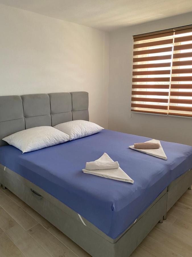 מרינה Villa Lovric מראה חיצוני תמונה